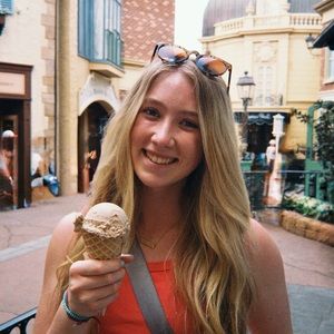 Meet your Posher, Julia